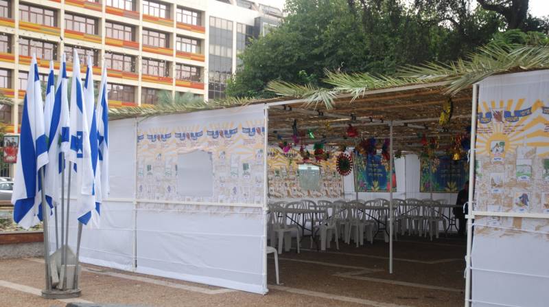 Sukkah-Rabin-Square.jpg