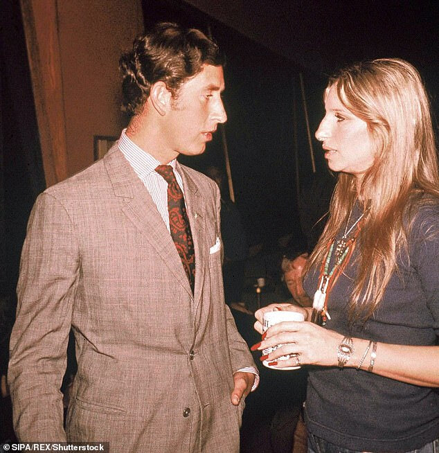 15763760-7223899-Connection_Barbra_and_Prince_Charles_first_met_in_1974_pictured_-a-51_1562575732745.jpg