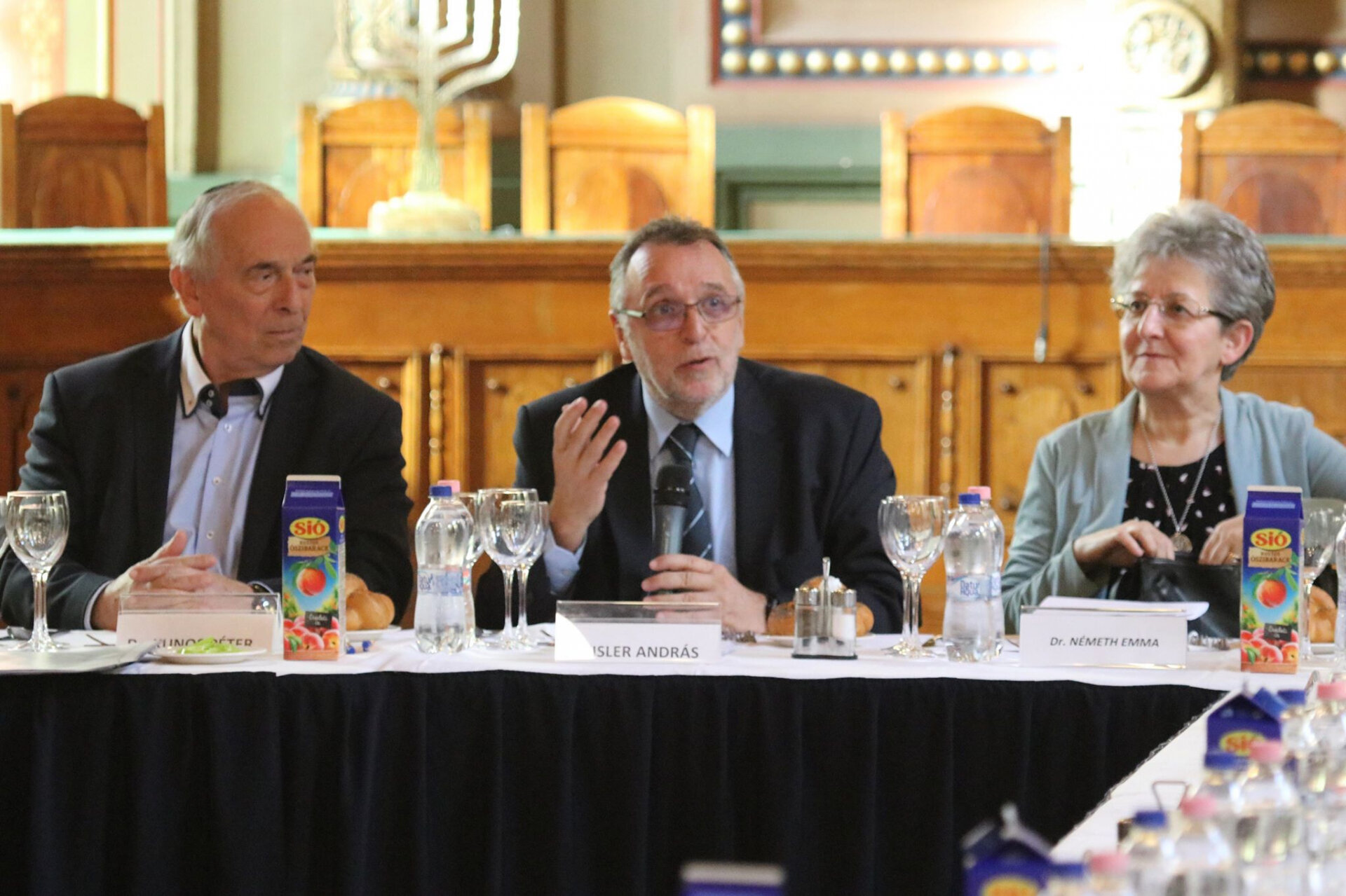 Dr. Kunos Pétrer, Heisler András és Dr. Németh Emma