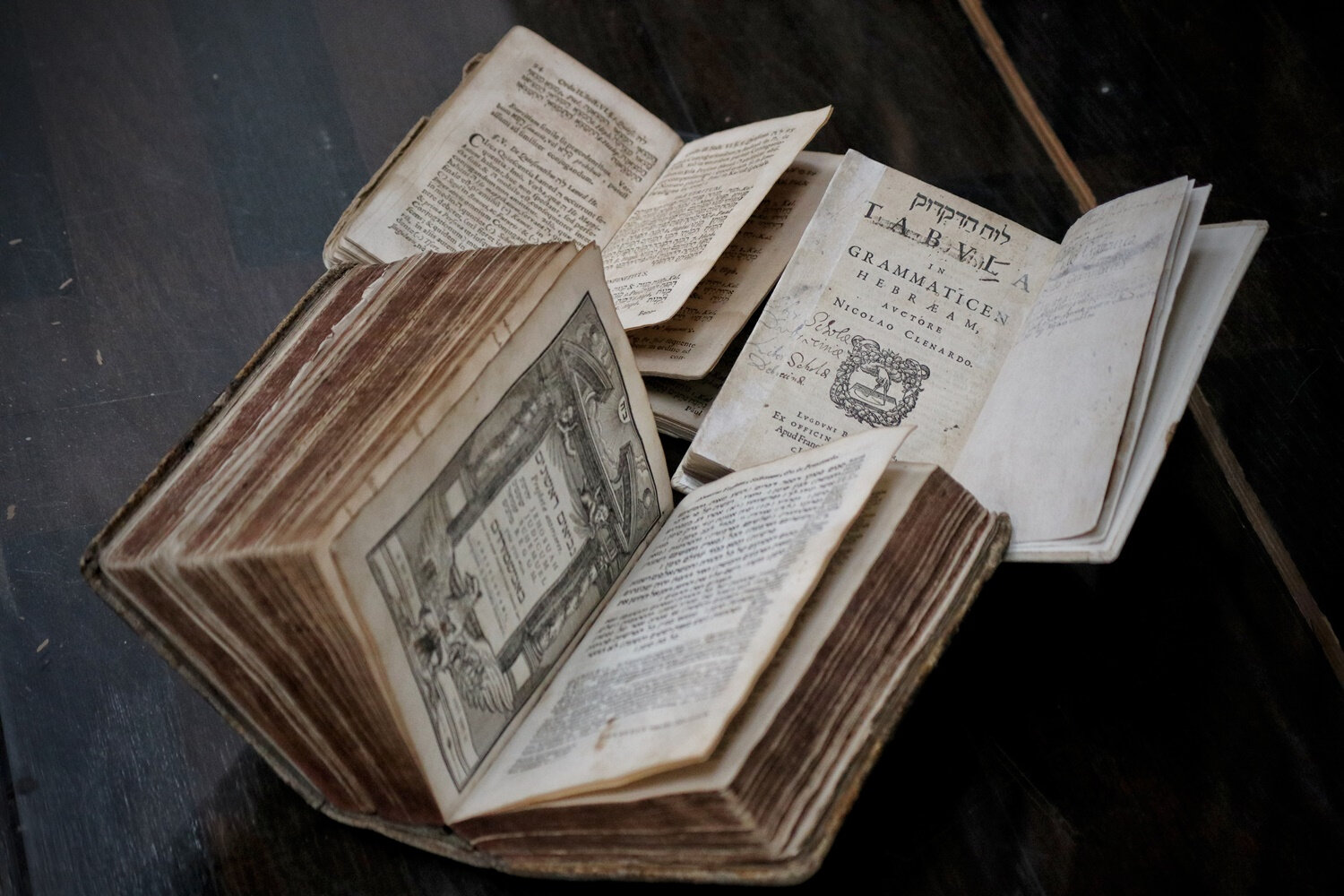 Komoróczy professzor úr ajándéka a Rabbiképző könyvtárának