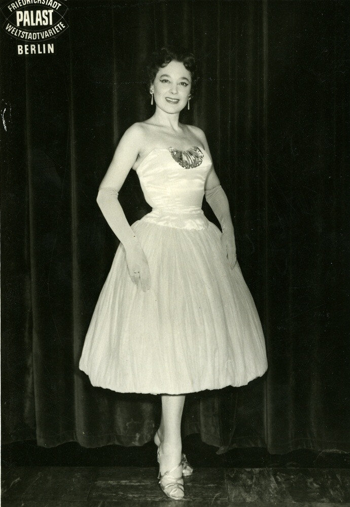 Elek Zsuzsa OSZMI Archivum.jpg