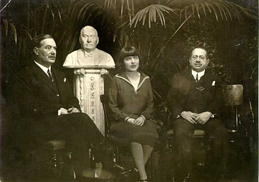 Földes Lenke MILEV 35298-szoboravatás.jpg