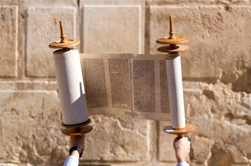 torah.jpg