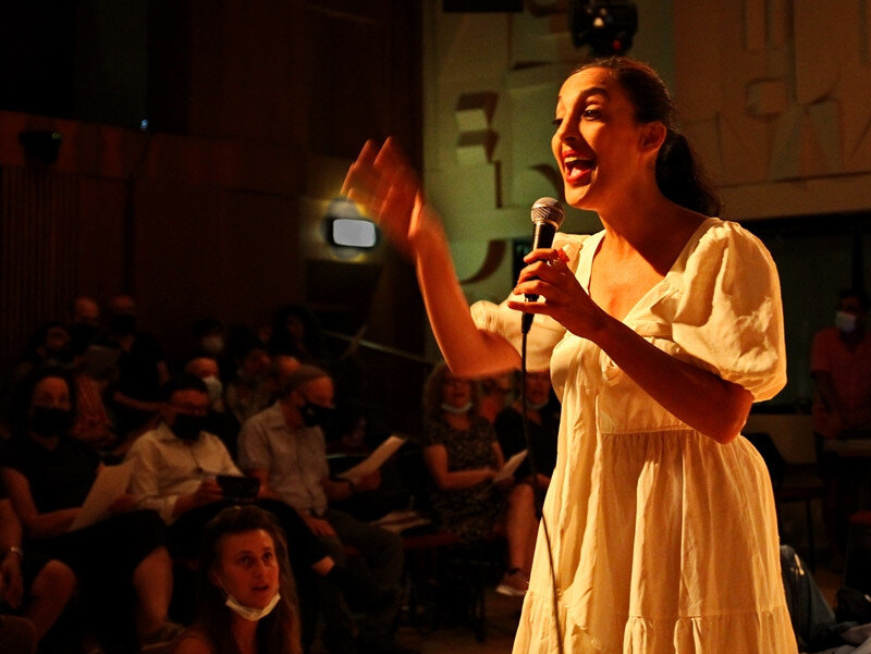 Victoria Hanna. ének.JPG