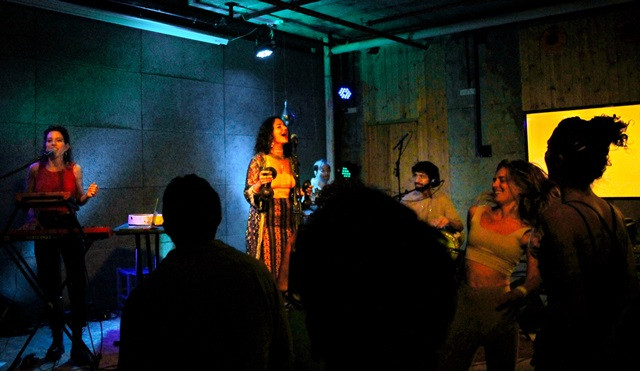 Lala Tamar night.audiance JPG.JPG