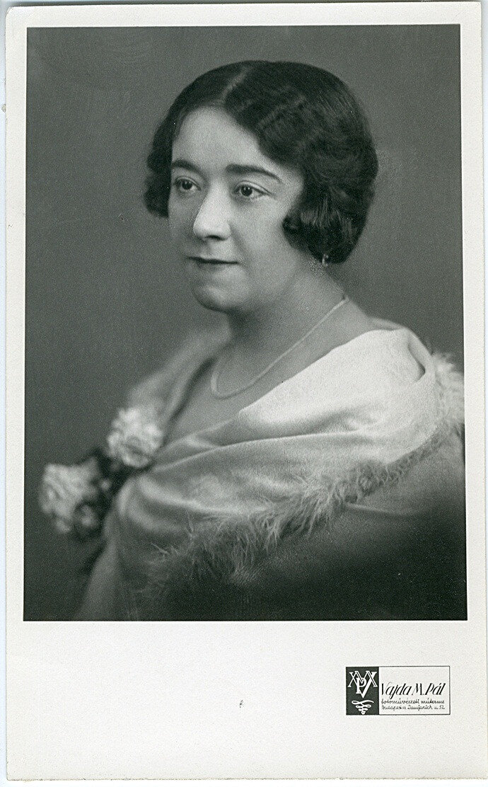 Bársony Dóra_Opera Archivum2 (002).jpg