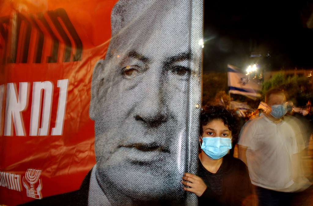 25 tunteto es plakat.JPG