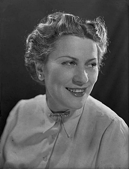 Medák Sári maibeeldbank.nl (002).jpg