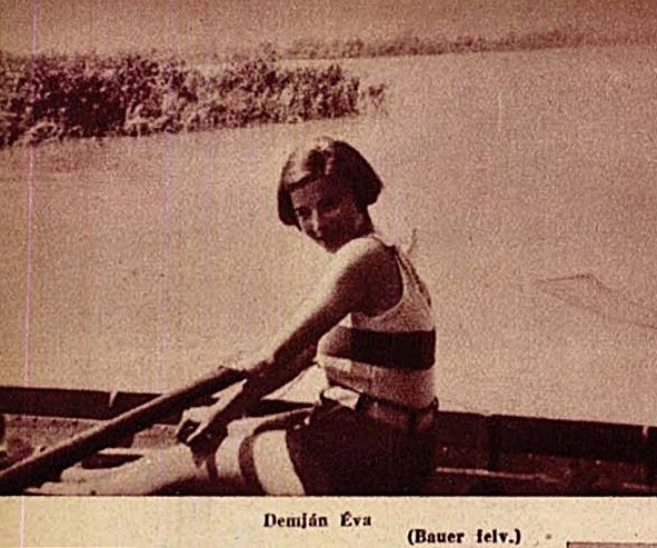 Demján Éva Színházi Élet 1931. 32.jpg