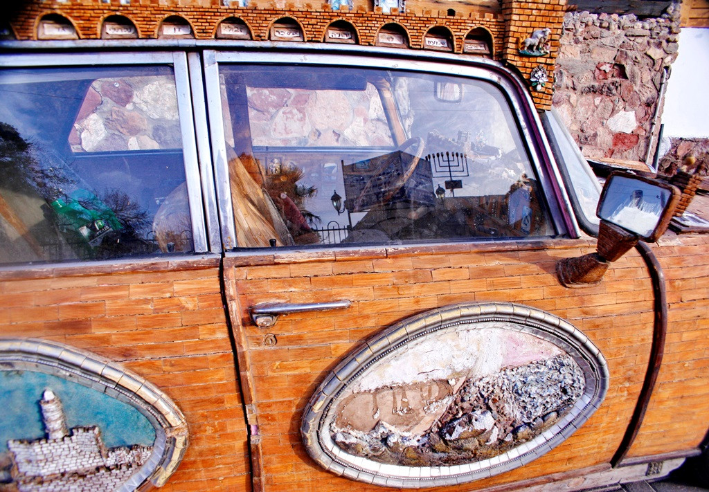 szent auto tukrozodes.JPG