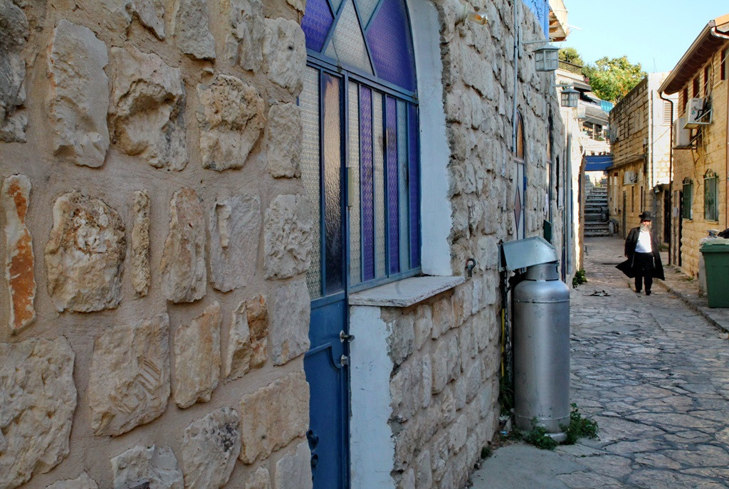 ures utca kalapos.JPG