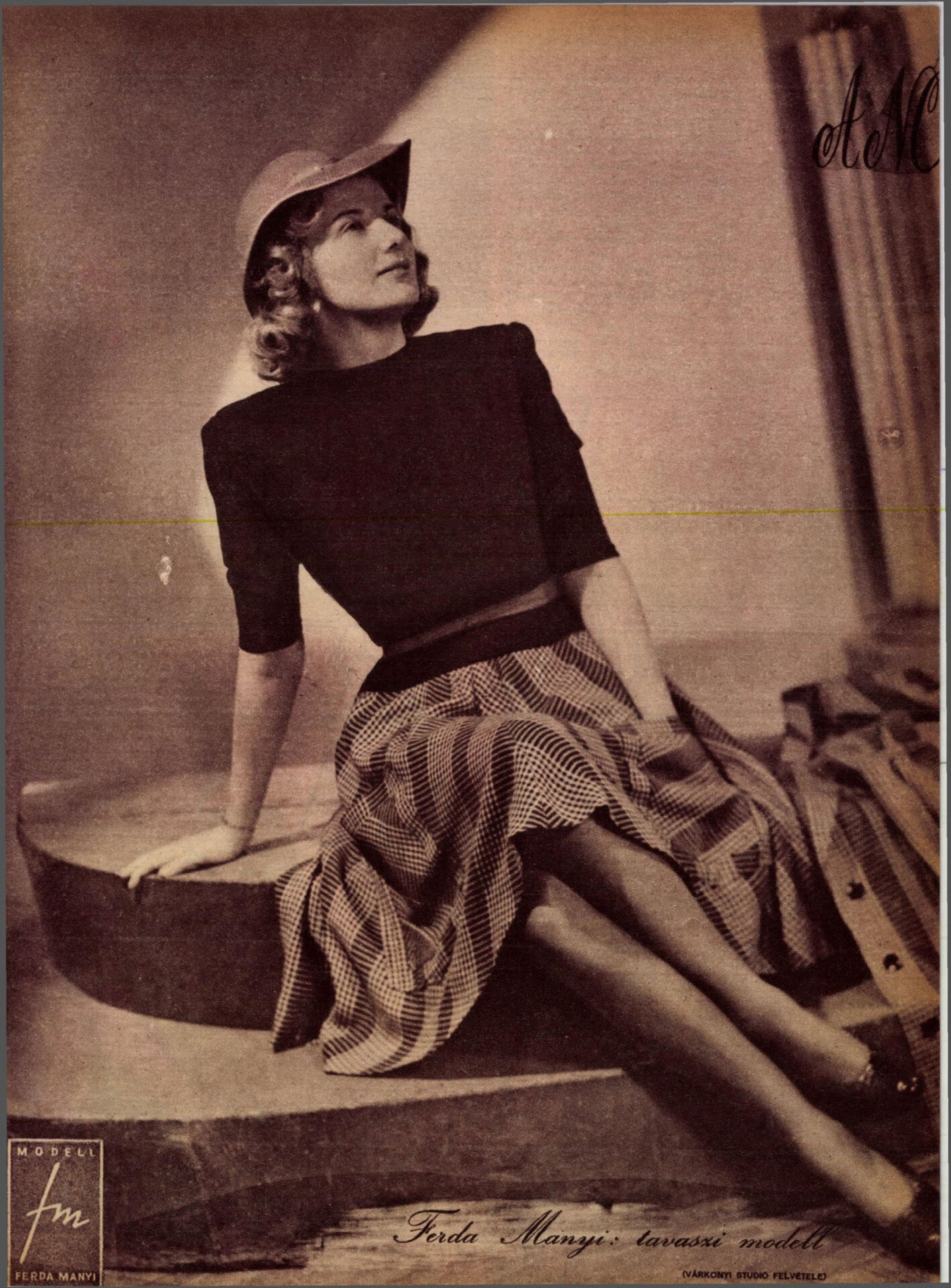 Divatfotó Forrás: Film Színház Irodalom (1944)