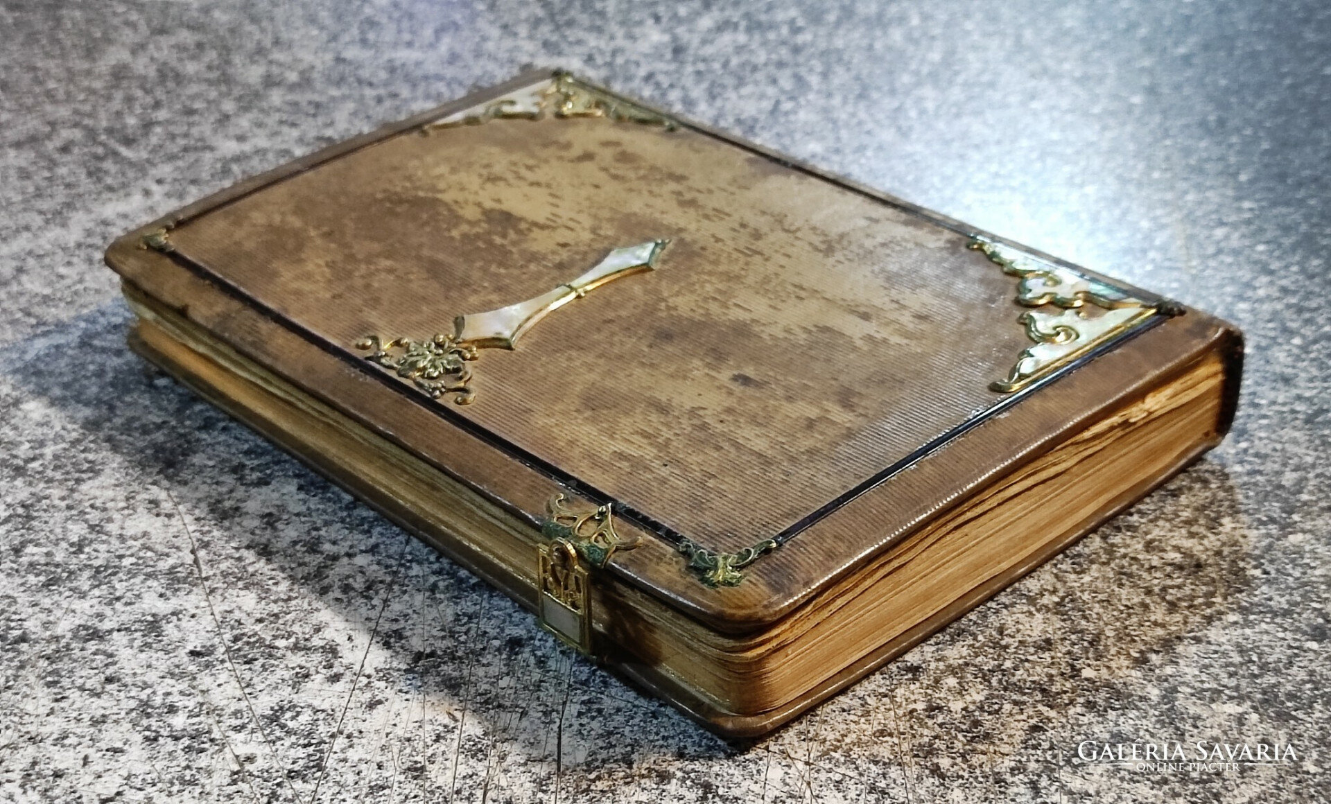 A fotó illusztráció / Forrás: Forrás: https://galeriasavaria.hu