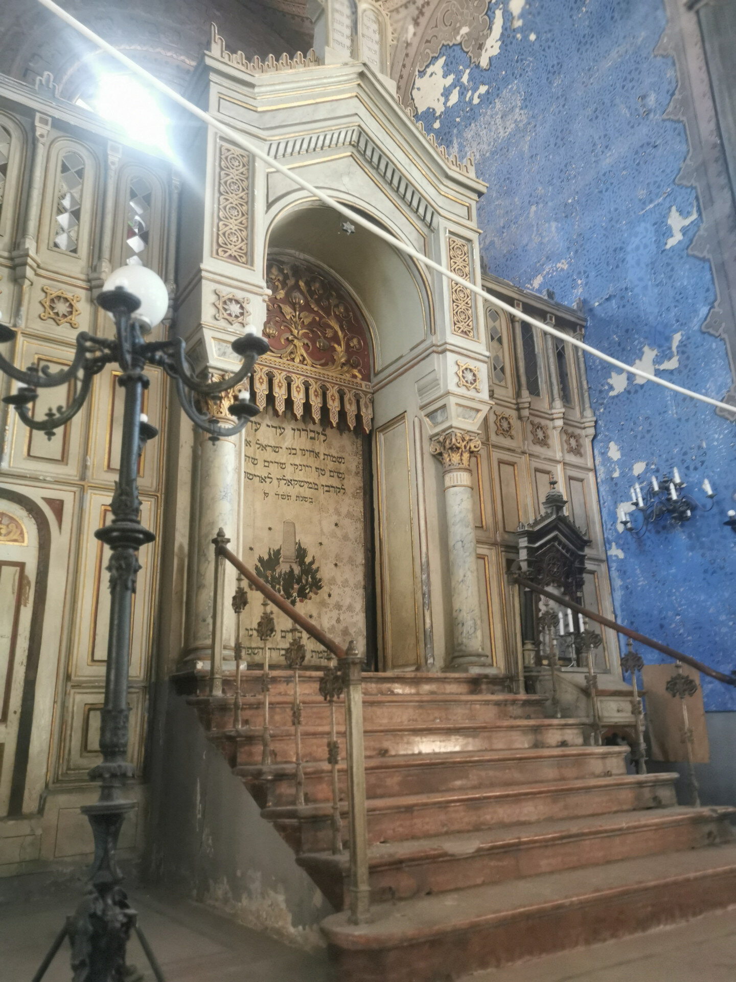 A zsinagóga belső mai állapota.