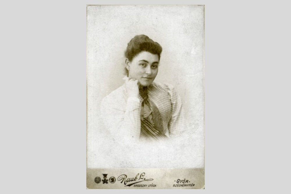 Erdos_Renee_Raab_Lajos_1899_Photo2.jpg
