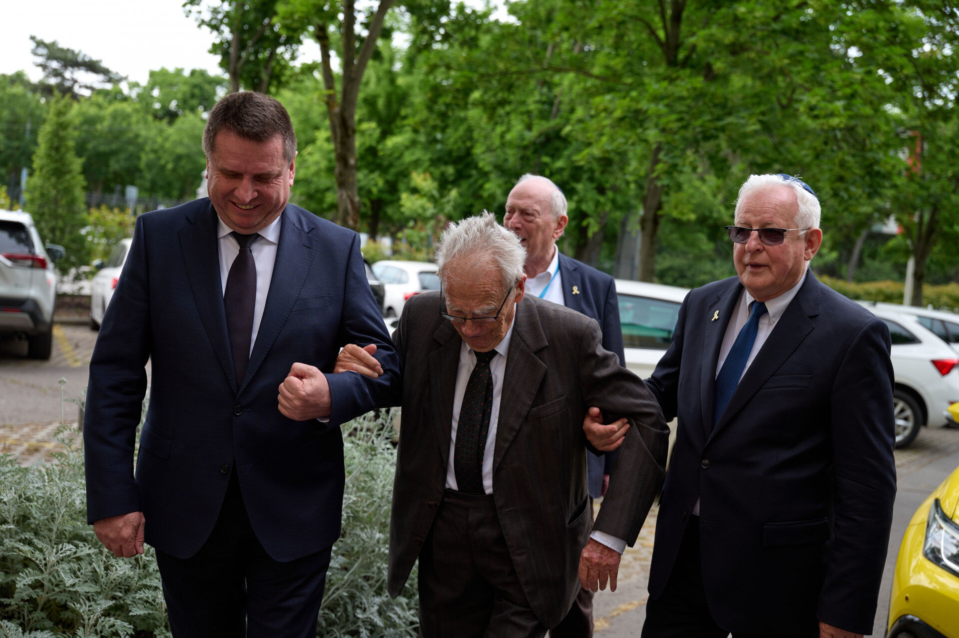 4096-2728-max (1).jpg