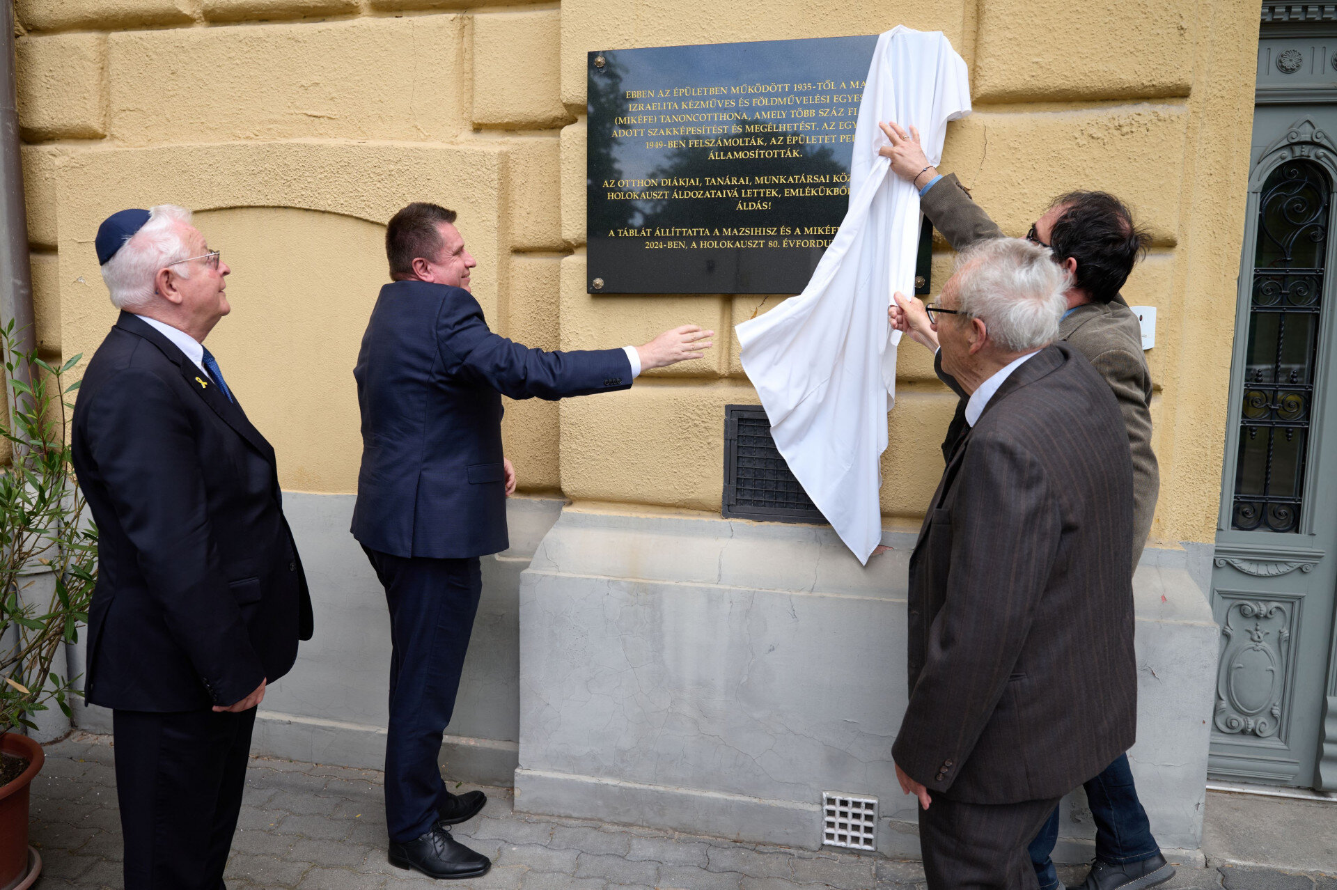 4096-2728-max (2).jpg