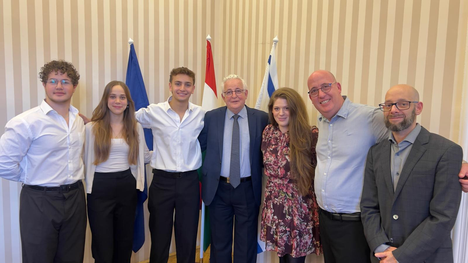 WhatsApp Image 2025-10-16 at 15.21.12_63278ae5.jpg