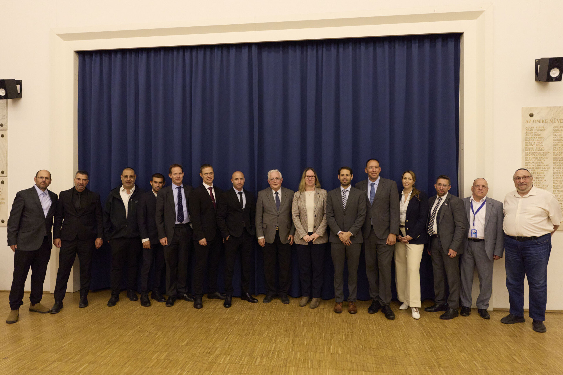 4096-2732-max (1).jpg