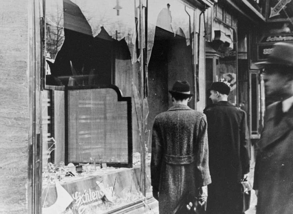 LEADIMAGEDestroyedStorefrontBerlinKristallnacht.jpg