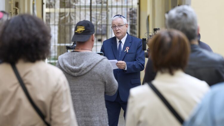 Nagykanizsa: Megnyílt A hely kötelékében című tárlat a helyi zsidóság történetéről