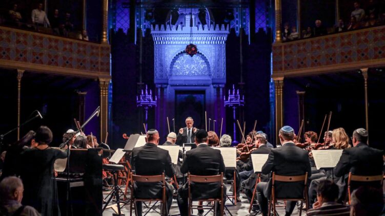 Májusban újra OMIKE-est a Rumbachban: Bartók Béla, héber betűk, közösségi élmény