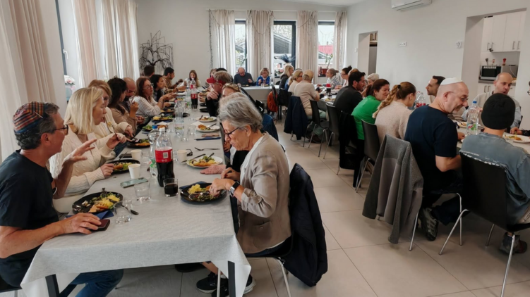 Nemzetközi családi találkozó és közös emlékezés Nagykállóban