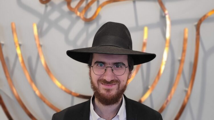Binjomin rabbi: Itt a Fairbook, a „kóser” Facebook