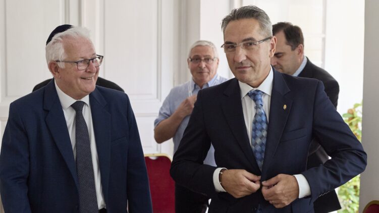 Határozott kormányzati kiállás a zsidó közösségek védelme terén