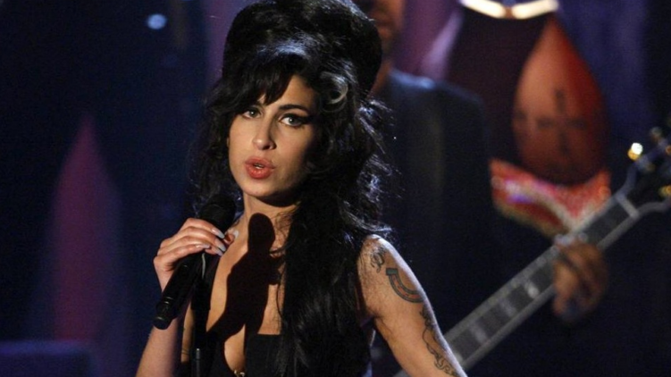 A Rolling Stones Amy Winehouse előtt tiszteleg új albumán