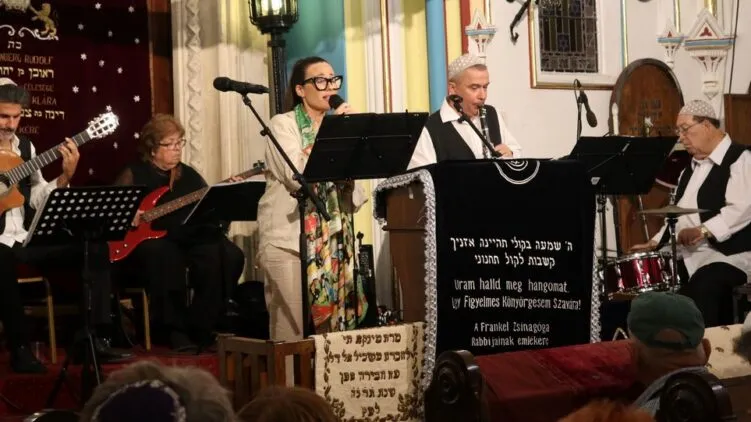 Sófár, klezmer és körtánc: különleges újév váró este a Frankelben