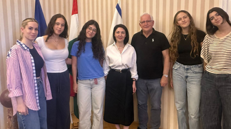 Izraeli fiatalok érkeztek Magyarországra a ShinShinim program keretében