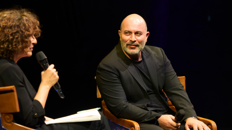 „Nem tudok Izraelben élni úgy, hogy ne hinnék a békében” – Lior Raz Budapesten