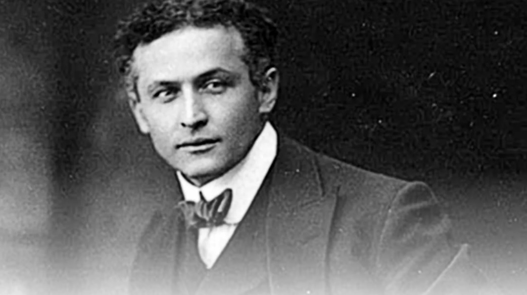 Houdini 100 – Weisz Erik, a rabbi fia és a szabadulás művészete – Mazsihisz