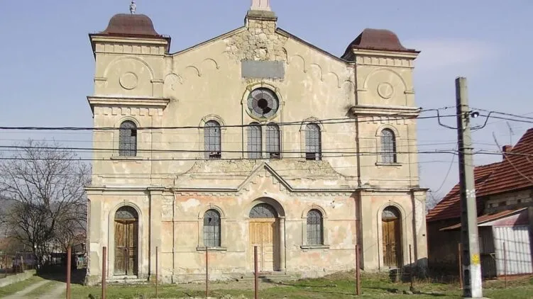 Határon túl: Újjászületett a szinérváraljai zsinagóga – A magyar zsidó múlt különleges emlékhelye